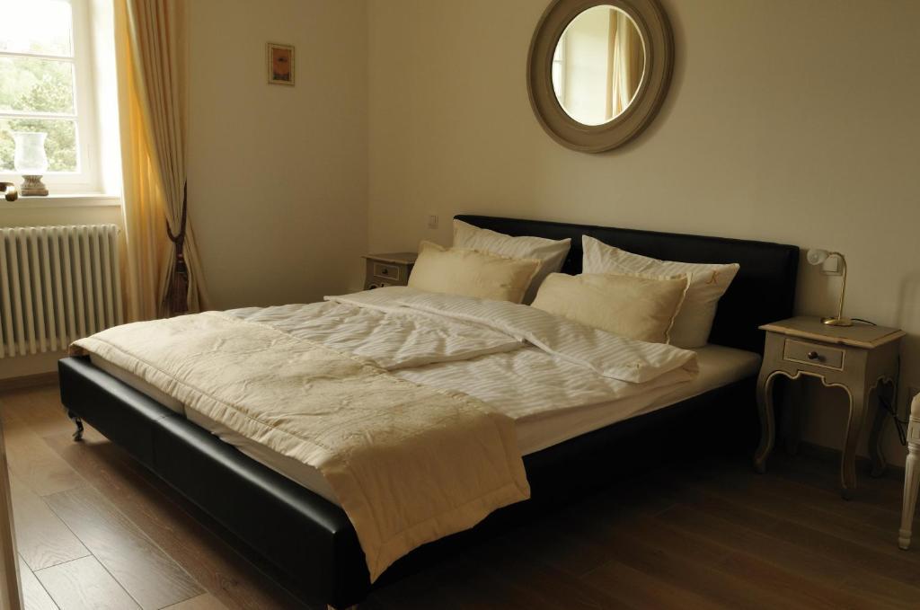 Karolingerhof Hotel เคิร์ฟ ภายนอก รูปภาพ