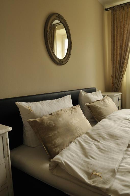 Karolingerhof Hotel เคิร์ฟ ภายนอก รูปภาพ